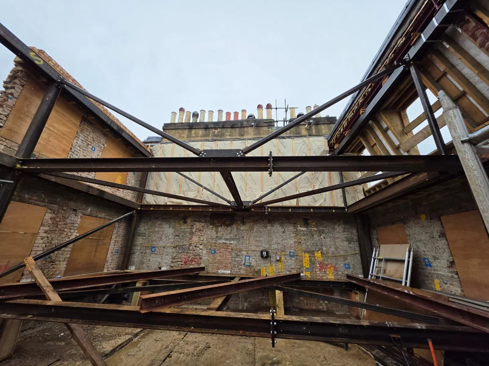 Temporary works steel support installation